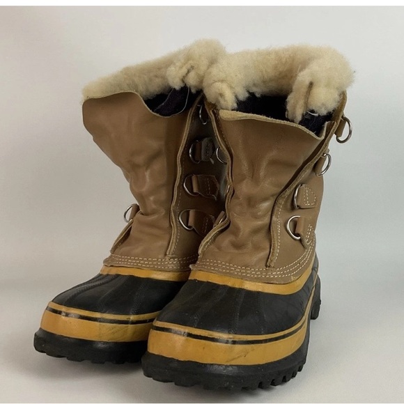 Sorel Caribou Boots Womens 6 Black Tan Rubber Leather Upper Lined Plush Warm - Picture 1 of 14